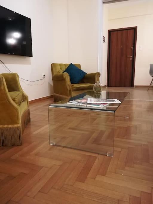 Unique 3 Bdrm Apartment, 5 Min Walk From Acropolis