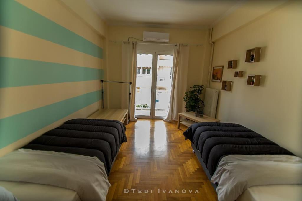 Unique 3 Bdrm Apartment, 5 Min Walk From Acropolis Apartment *